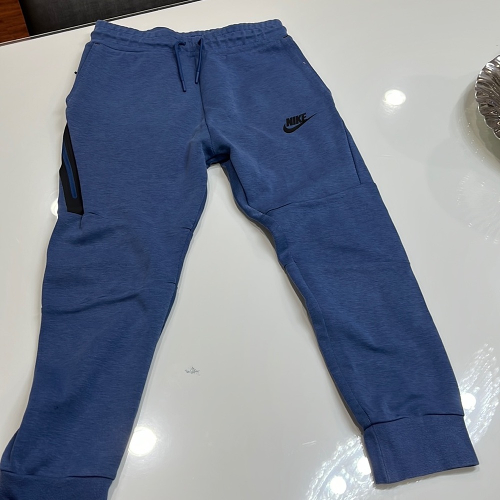 Nike Tech Sweatpants (Kids).